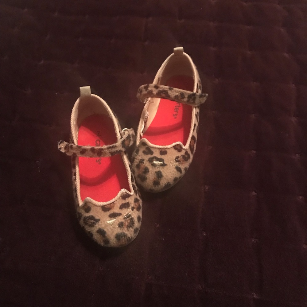 ****SOLD**** Carter’s Toddler Size 7 Flat